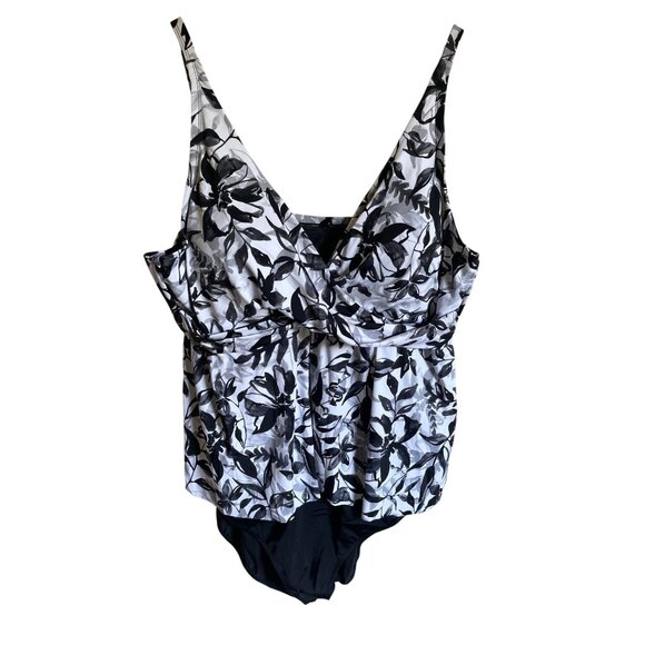New! Swimsuits for All Size 28 Black White Leaf Print One Piece Swimsuit Molded - Picture 1 of 7